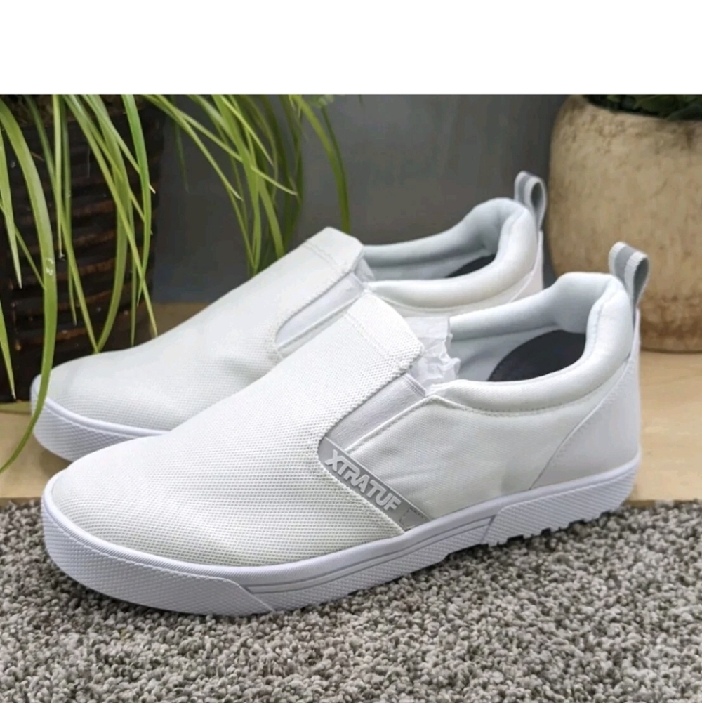 NEW Xtratuf Mens Topwater Slip On Deck Shoes Sz 8.5 XMTS-100  Slip Oil Resist